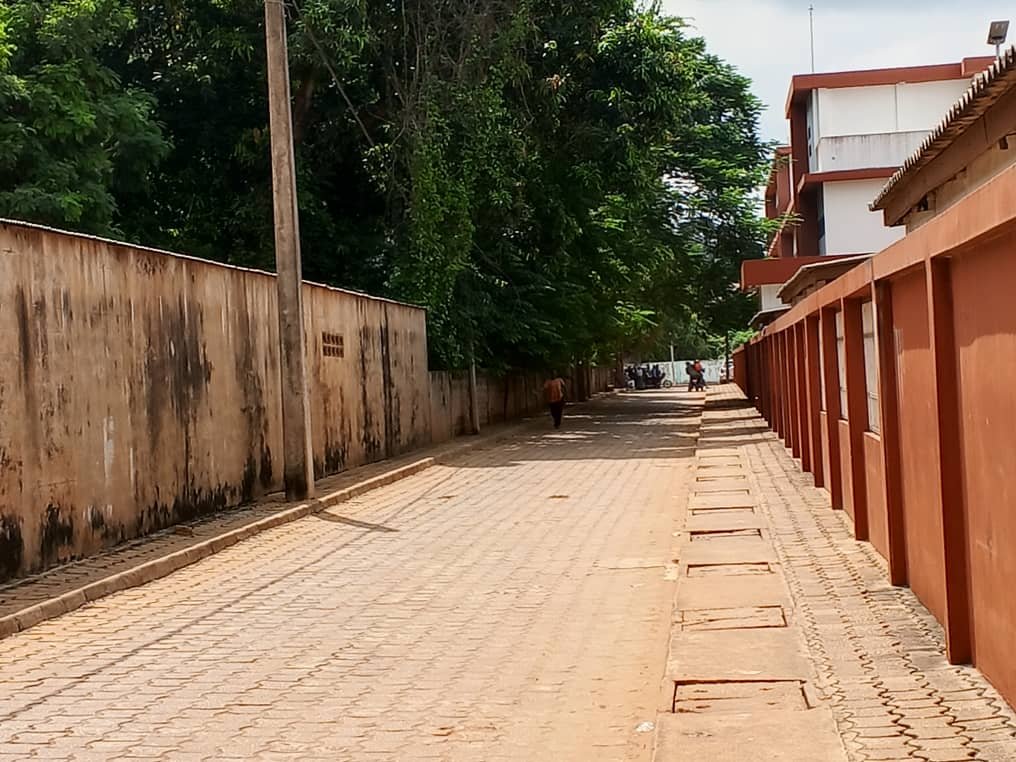 Une ruelle transformée en véritable nid de pollution