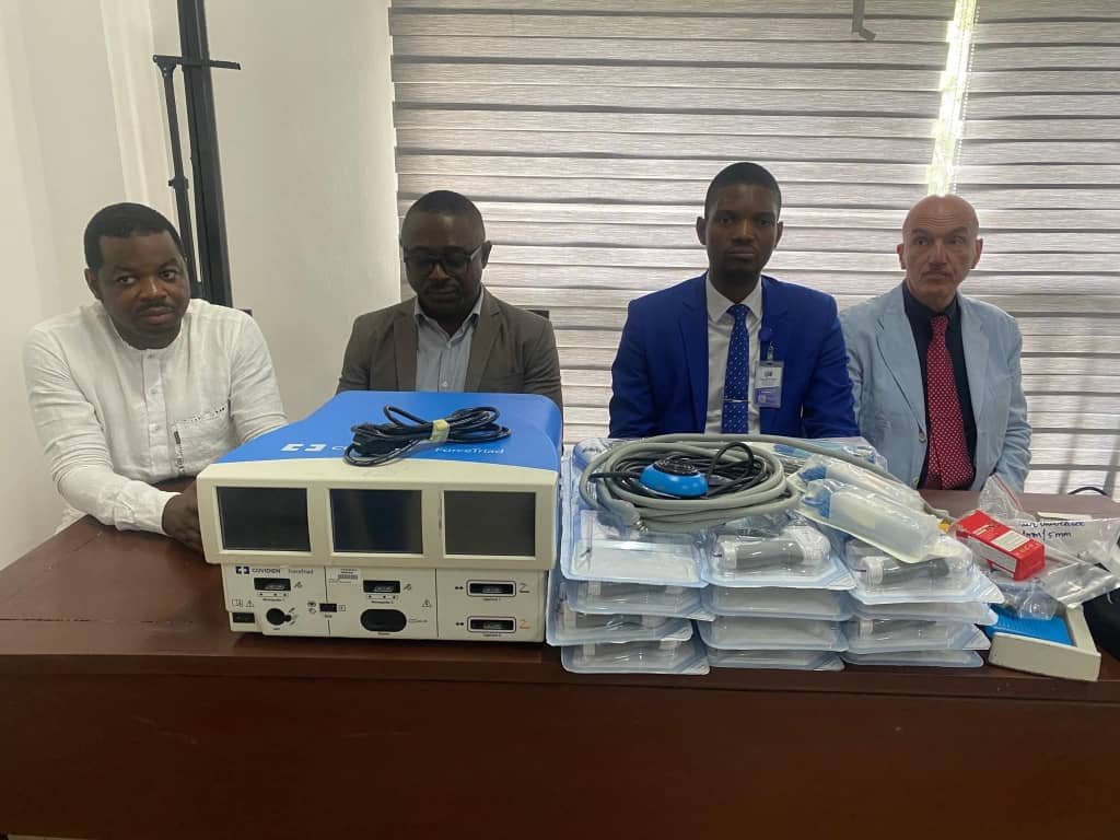 Le DG HOUNNOU hisse le CHUD/Ouémé au niveau international