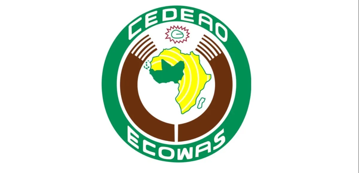 La CEDEAO condamne et brandit l’option militaire