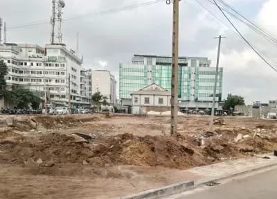 Ganhi : l’ex-siège de la CENA disparaît du décor urbain