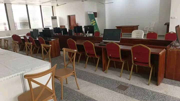 Les grandes tendances des élections législatives et communales attendues ce jeudi