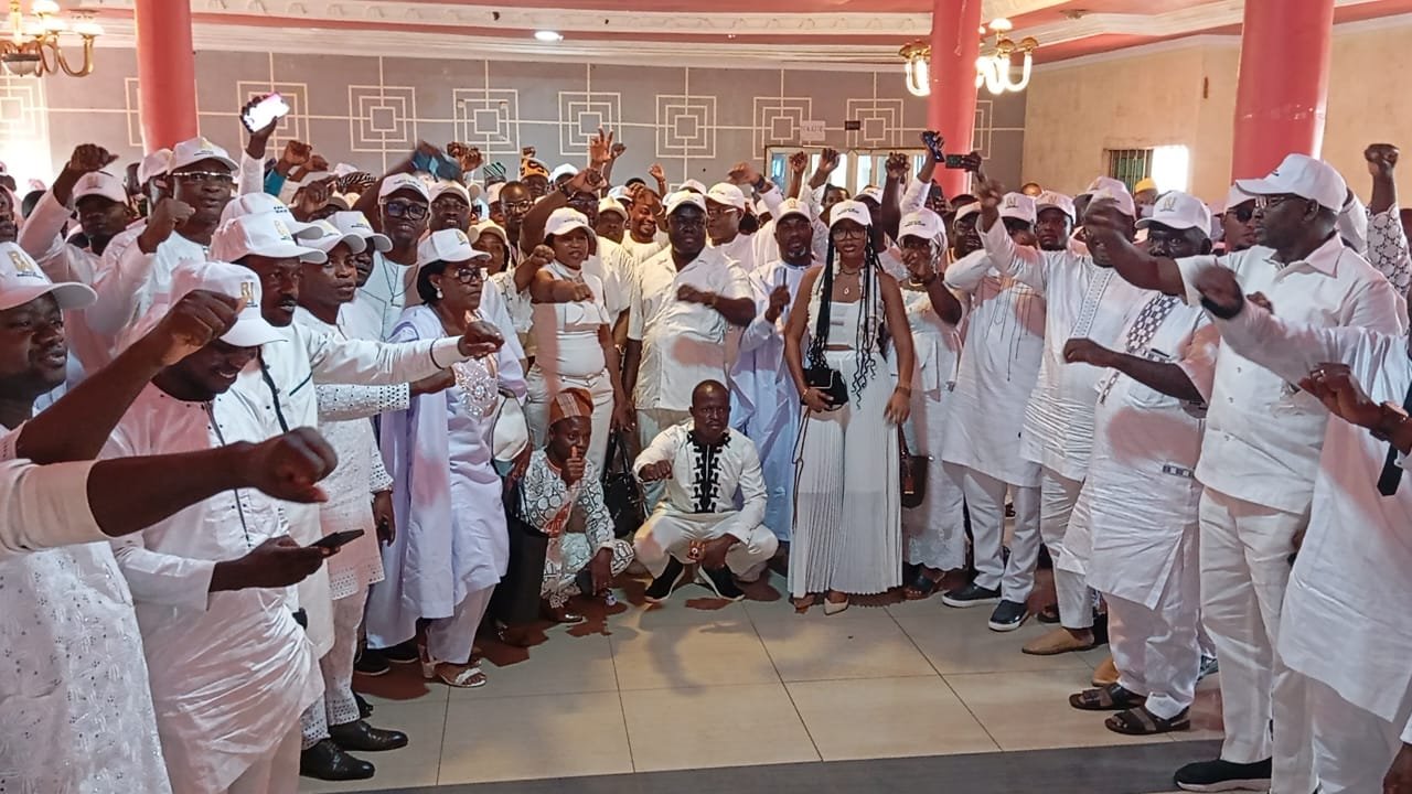 Fan-Club Romuald WADAGNI : le Plateau en action