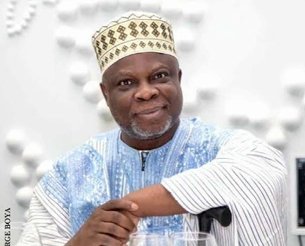 Bertin Koovi quitte le Bloc Républicain après sa suspension