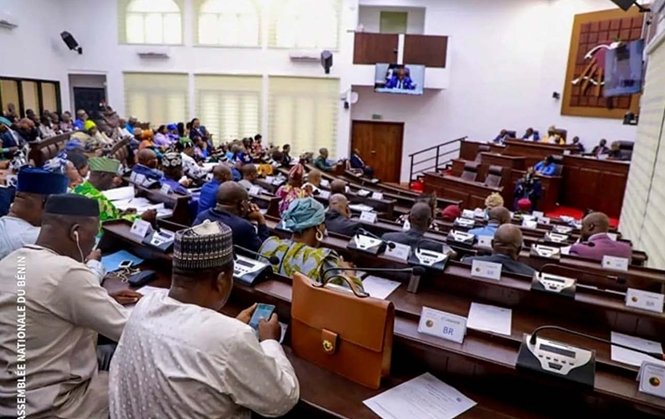Quel avenir pour les anciens députés après les législatives de 2026 ?