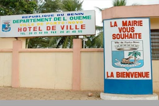 Désignations controversées à la mairie