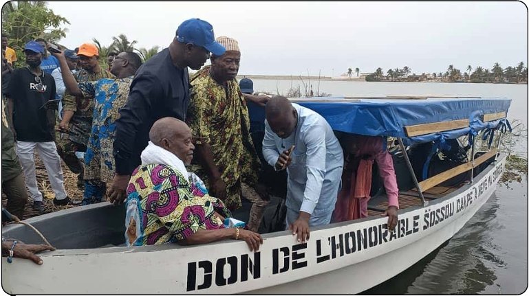 Une barque pour sécuriser le parcours scolaire à Hêvè