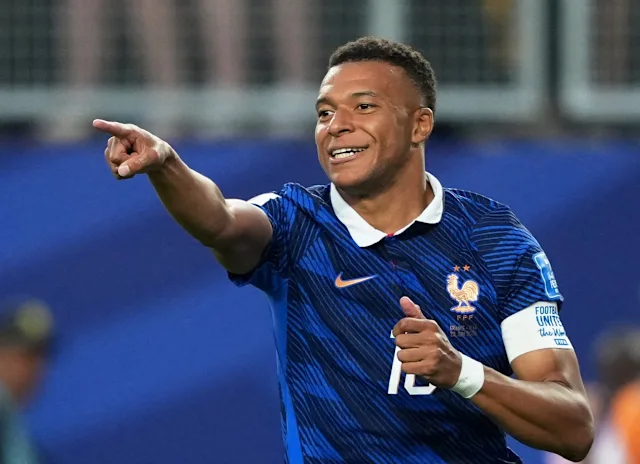 Mbappé propulse la France en huitièmes